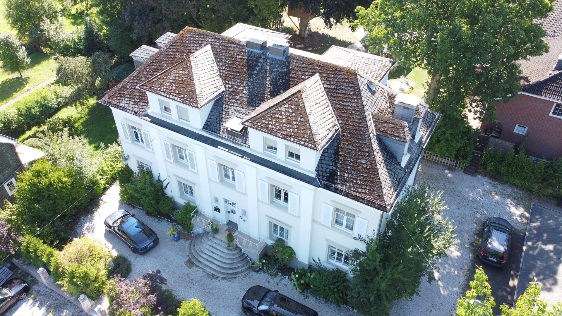 Luftbild im Sommer – Villa Eiserfeld, Siegen