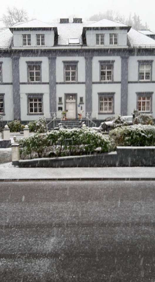 Villa Dresler im Winter (historische Aufnahme)